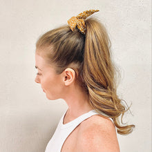 Load image into Gallery viewer, Wire Bun Wrap